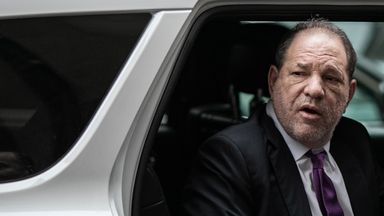 Film producer Harvey Weinstein arrives at New York Criminal Court for his sexual assault trial in the Manhattan borough of New York City, New York, U.S., February 4, 2020. REUTERS/Jeenah Moon